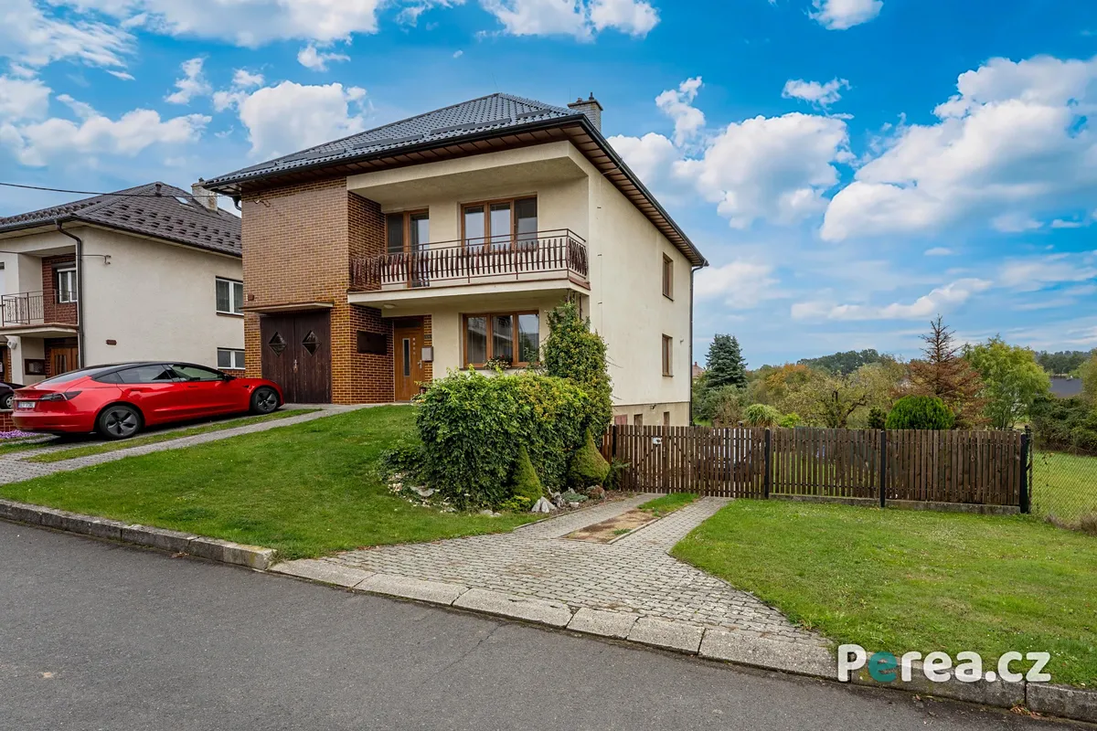Prodej rodinného domu 139 m², pozemek 1003 m²